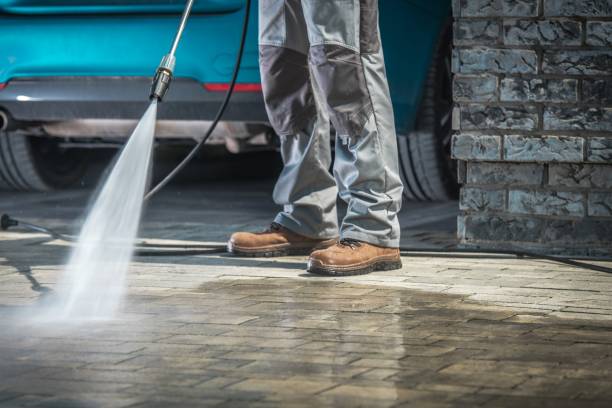 Best Pool Deck Cleaning in Howard, WI